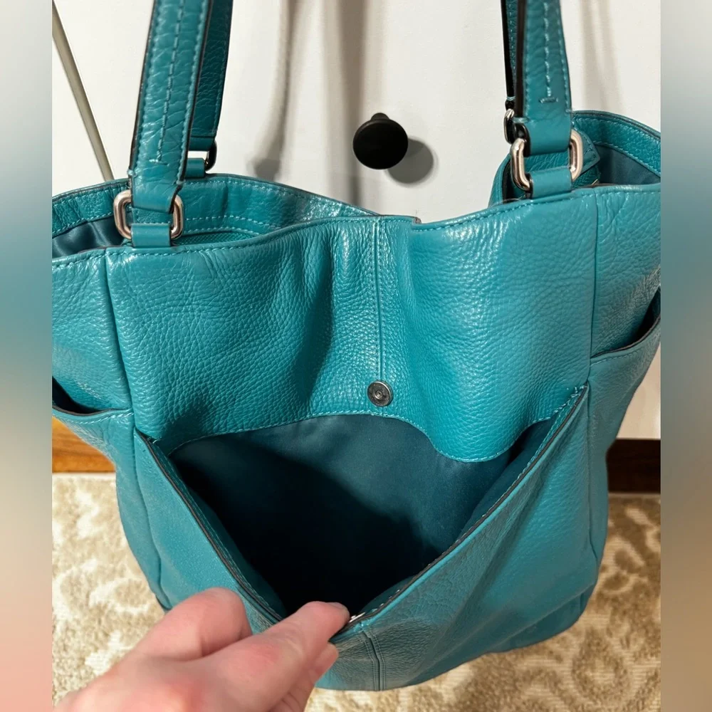 Jade Leather coach purse - Picture 6 of 8